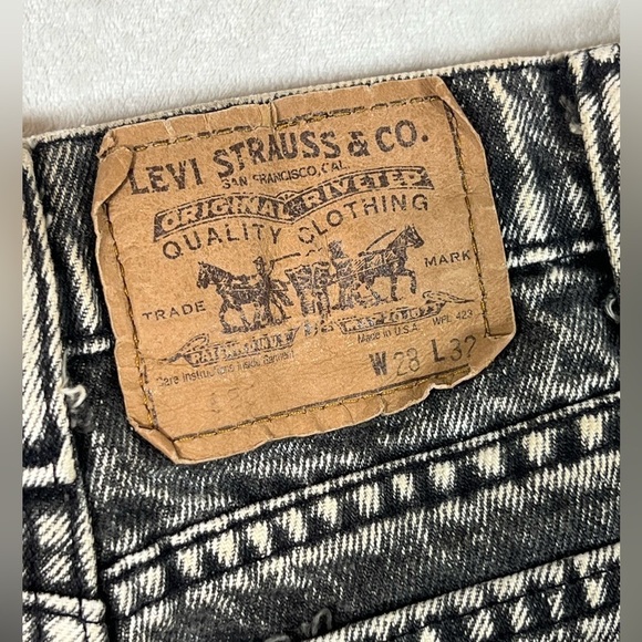 LEVI’S Made in USA 28W 32L Black Acid Wash 501 Women’s Trendy Denim Jeans - Picture 7 of 9